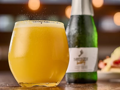 100% cold squeezed orange juice and Barefoot Bubbly Brut Cuvee.