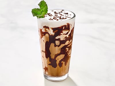 Chocolate and mint topped with a sweet cream cold foam and mini Ghirardelli dark chocolate chips.