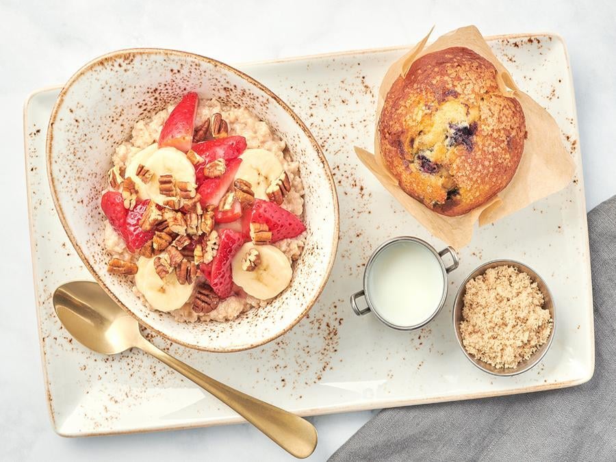 Made to order with berries, fresh sliced banana, pecans, reduced-fat milk, brown sugar and a freshly baked muffin of the day.